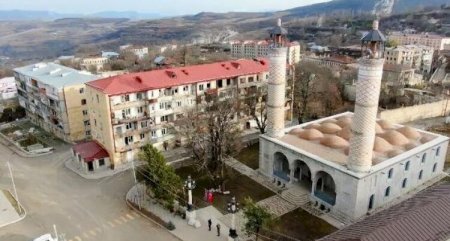 Şuşada mərmər pilləkənlər azərbaycanlıların məzar daşlarıdır - Erməni heykəltəraşın ETİRAFI