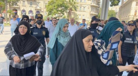 Dini aksiyaların pərdəarxası: düyməni sıxan kimdir? – İLGİNC DETALLAR