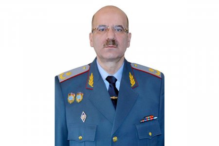 Məhkəmə rüşvətə görə tutulan gömrük generalını həbsdə saxlayıb - TƏFƏRRÜAT