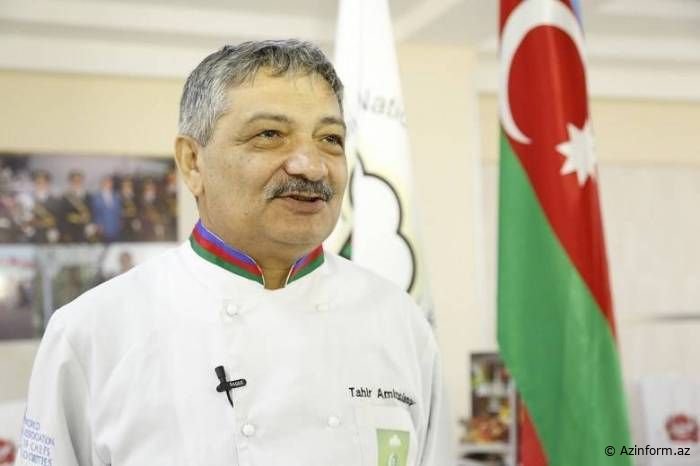 Tahir Əmiraslanov qatıq hazirladı : "Kim desə ki, qatıq ağdır, inanmayın" - FOTO