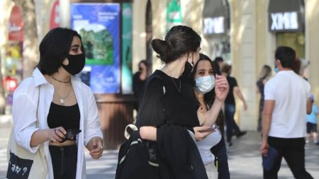 Maska tələbi geri qayıdır: - Karantin qadağaları yenidən gündəmdə
