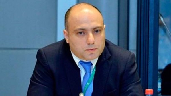 “Məktəbə çılpaq qızlar gətirilir, əmək haqlarımızı əlimizdən alınır” - Cəmdəyinə qurd düşən mədəniyyətimiz. ŞOK səs yazılar yayıldı - VİDEO