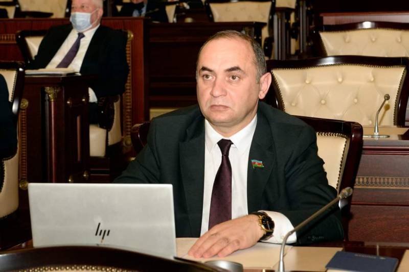 "Bəzi məktəb direktorları məktəbə biznes obyekti kimi baxırlar" - Ceyhun Məmmədov