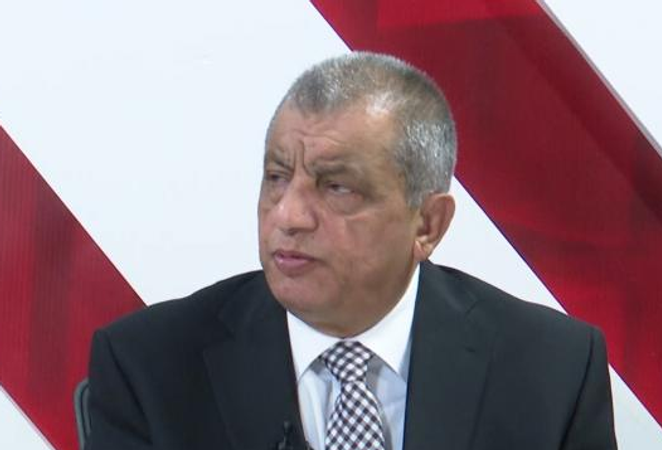 “Zaur Baxşəliyevə aparıcı deməyə dilim gəlmir, efirdə qaqqıldayır”