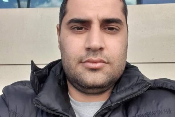 Polisdən DƏHŞƏTLİ ƏMƏL: Anasını, qardaşlarını və gəlinlərini güllələyib öldürdü (FOTO+VİDEO)