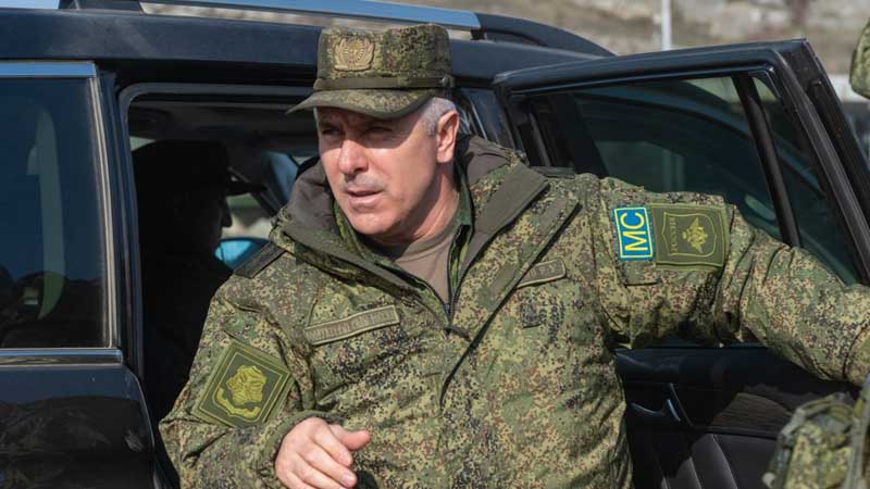 Putin Rüstəm Muradova general-polkovnik rütbəsi verdi