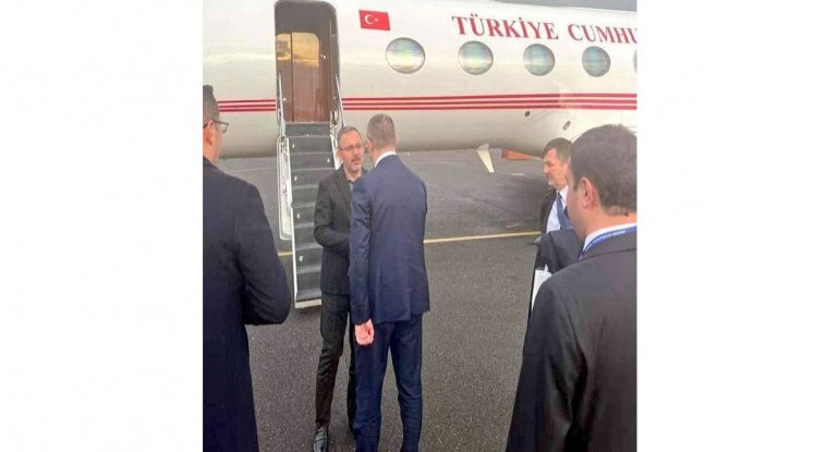 Türkiyəli nazir Ermənistana gedib - SƏBƏB
