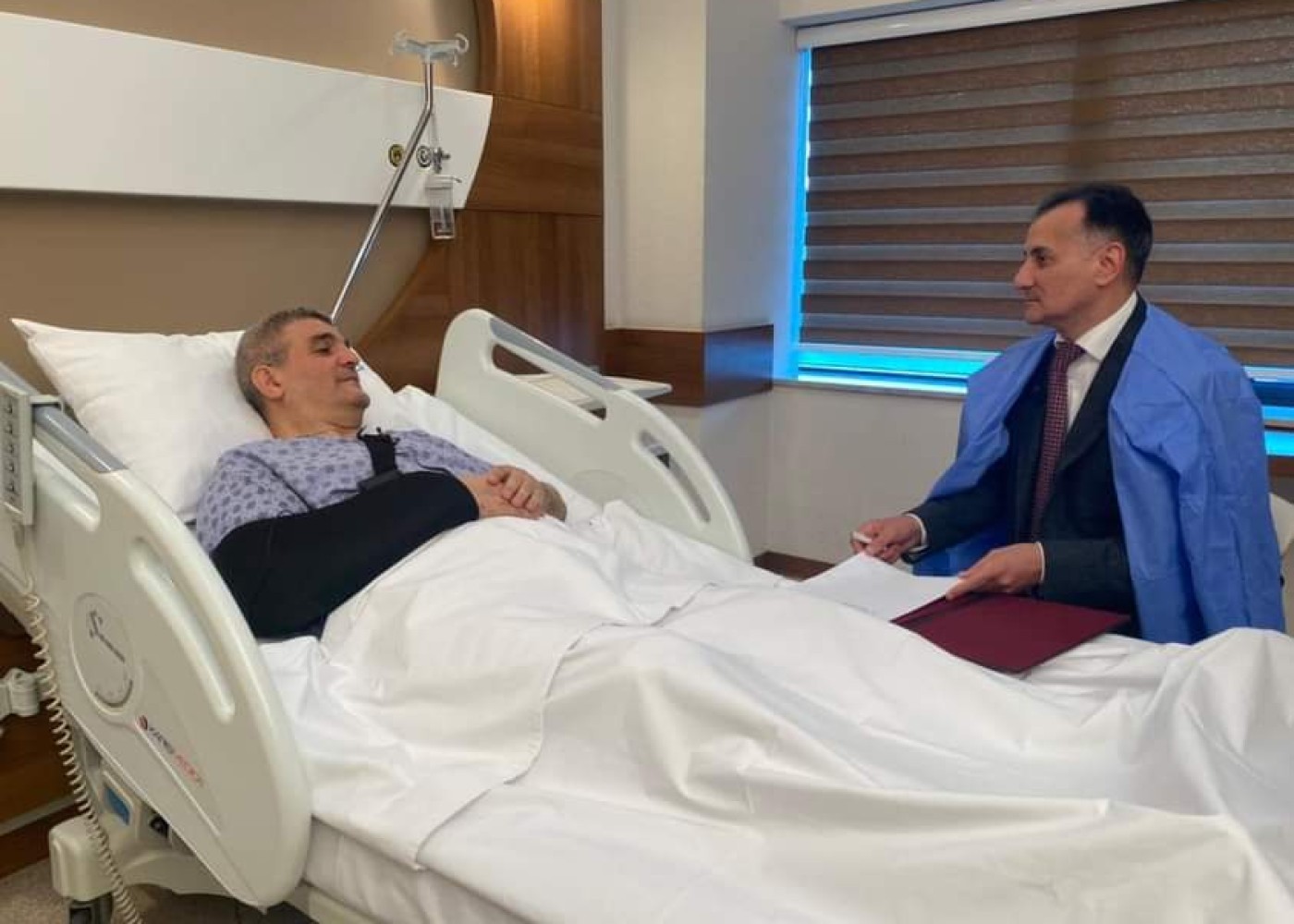 Fazil Mustafanın xəstəxanadan ilk FOTOSU