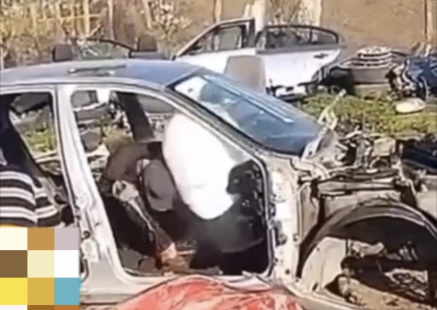 İki ay əvvəl qəzaya düşən avtomobili təmir edən ustanın başına iş gəldi (VİDEO)