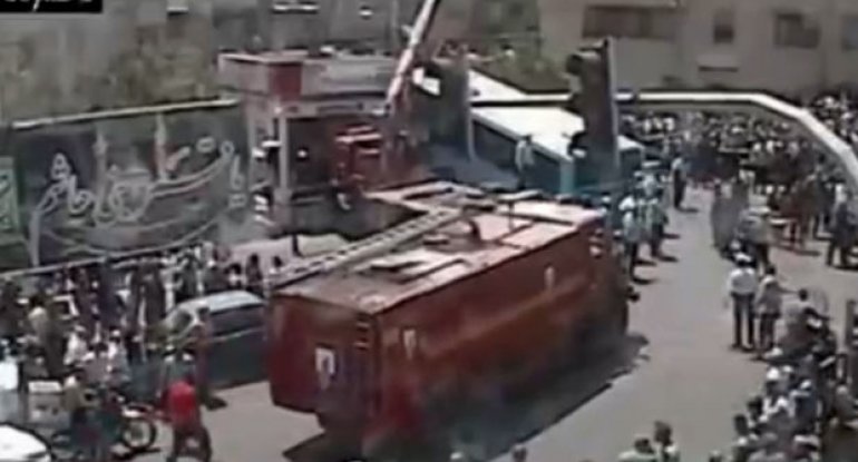 Təbrizdə ağır qəza: Onlarla sürücü və piyada xəsarət alıb - VİDEO