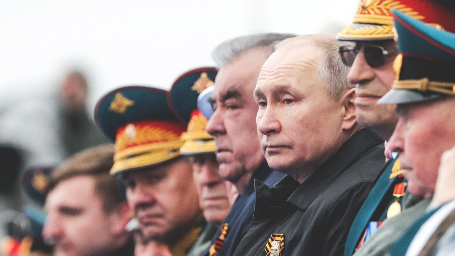 Putin 4 generalı işdən qovdu - Britaniya kəşfiyyatı