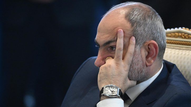 Paşinyana çətir atan qadına cinayət işi açıldı