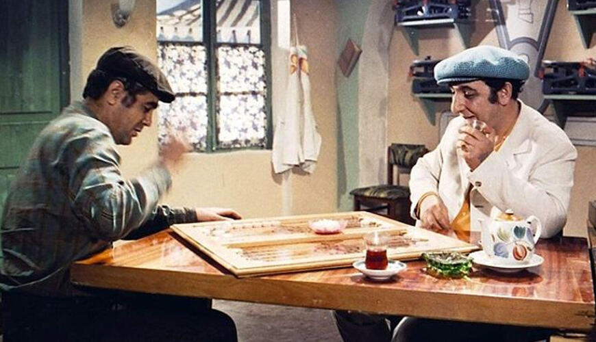 Fərariliyə görə həbs edilən, özündən 37 yaş kiçik qadınla evlənən, teatrda yaşayan Xalq artisti