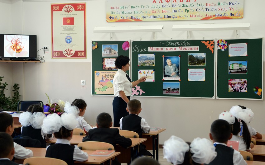 Qırğızıstan Prezidenti ölkədə “fond pulunun” yığılmasını yasaqlayıb