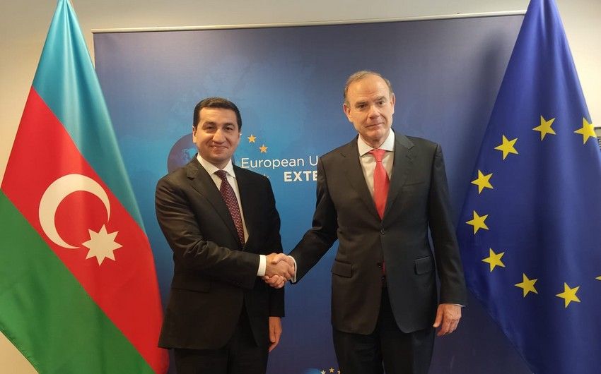 Hikmət Hacıyev IV Aİ-Azərbaycan Təhlükəsizlik Dialoqu çərçivəsində görüş keçirdi