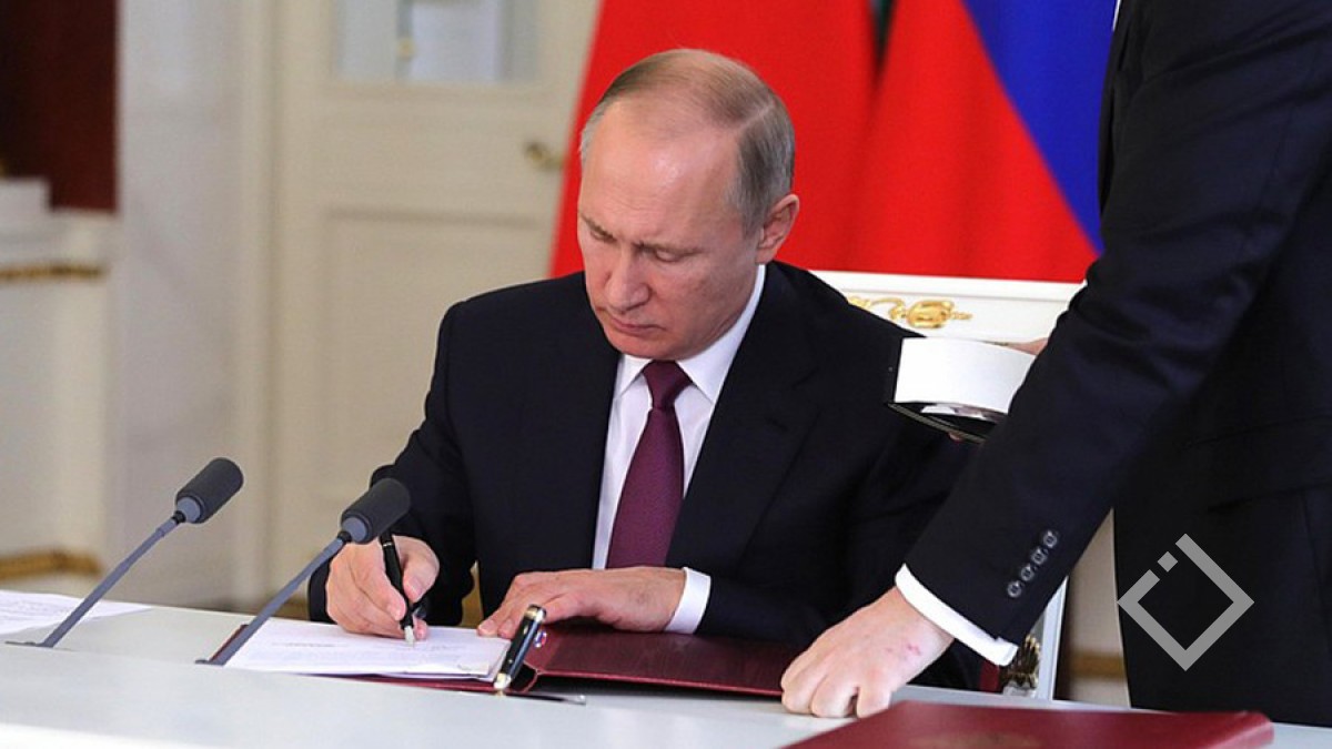 Putin Azərbaycanla bağlı sənədi İMZALADI