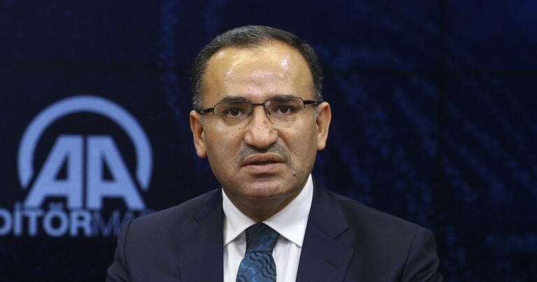 Türkiyə terrorçularla bağlı İsveç və Finlandiyaya yenidən müraciət etdi