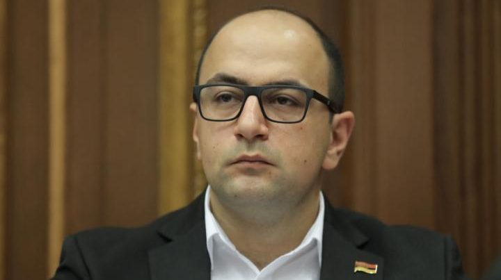"Əsirlərlə görüşün təşkili ilə bağlı Azərbaycanın Milli Məclis sədrinə müraciət edəcəyəm" - Erməni deputat