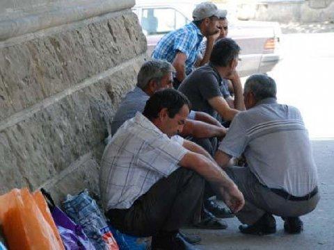 ÖLKƏDƏ YOXSULLUQ ARTIR - "Əhalinin maliyyə yığımları son 16 ilin ən aşağı həddinə düşüb"
