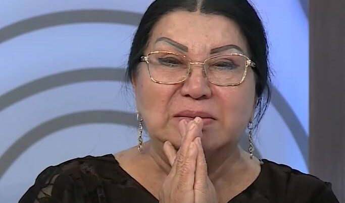 Efirdə BİABIRÇILIQ! Şəfiqə Nağıyeva və müğənni arasında dava düşdü - VİDEO