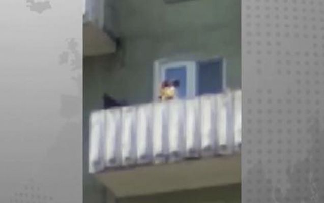 Hamilə ana körpəsinin ardınca özünü atdıqdan az sonra... - VİDEO
