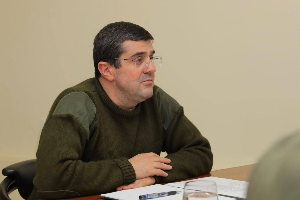 Ordumuz darmadağın edir: Araik “səfərbərliyə” çalışır…