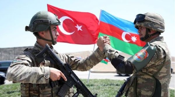 Erməni analitik: “Azərbaycan və Türkiyə Moskvanın gizli köməyi ilə müəyyən addımlar PLANLAYIR”