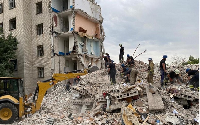 Donetskdə raket zərbələri zamanı 43 nəfər öldü - VİDEO