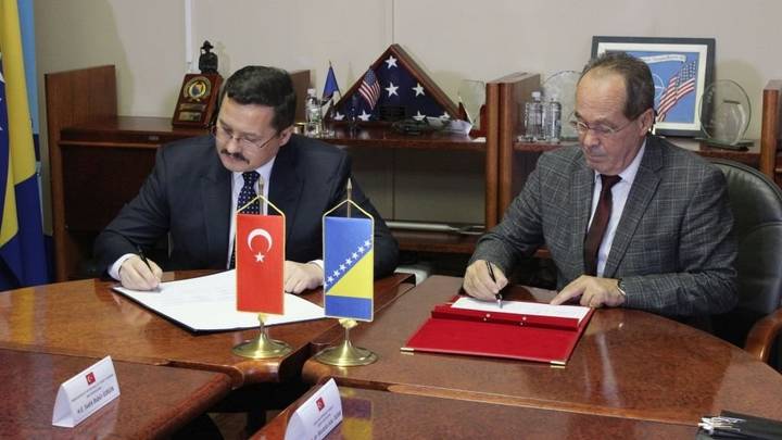 Türkiyə Bosniya və Hersoqovina ilə hərbi əməkdaşlığı genişləndirir 