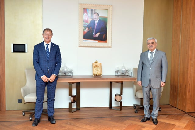 AFFA De Byazini qovub, yerinə bu məşqçilərdən birini gətirmək istəyir