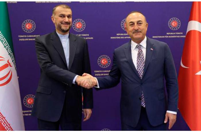Çavuşoğlu iranlı həmkarı ilə danışdı