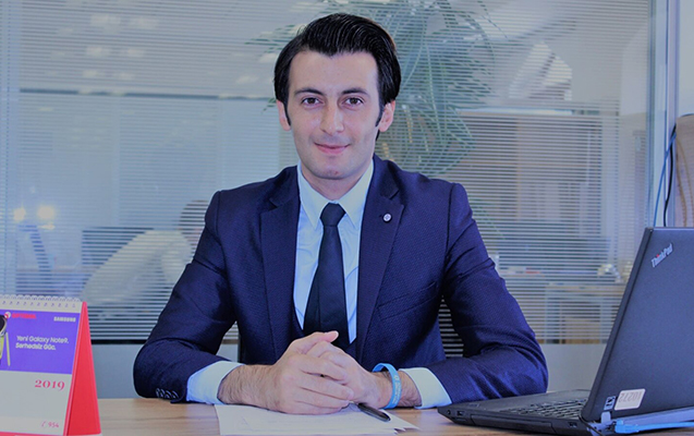 İctimai fəal dövlət layihələrindən yarım milyon mənimsəyib?