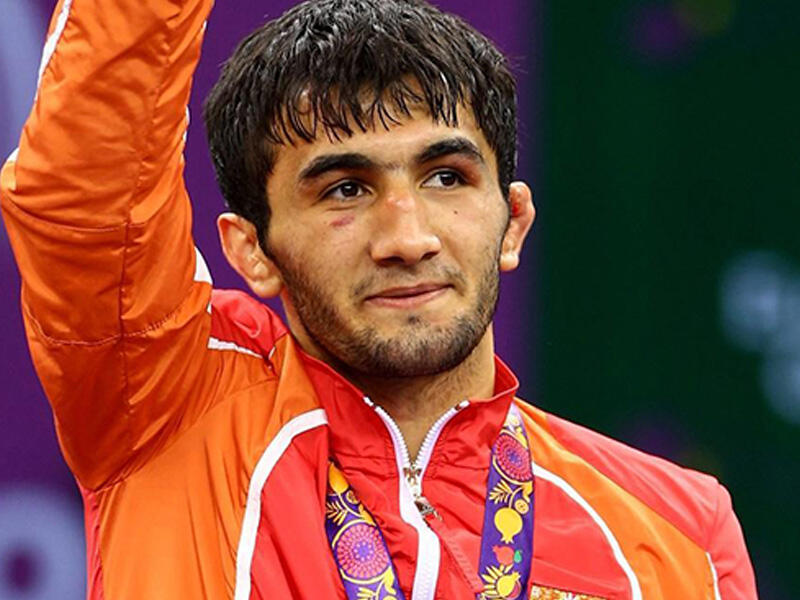 Olimpiya çempionu Bakıda sevgilisinin həyat yoldaşını döyüb