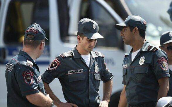 Ermənistanda 24 yaşlı rus qızın meşədə lüt meyti tapıldı