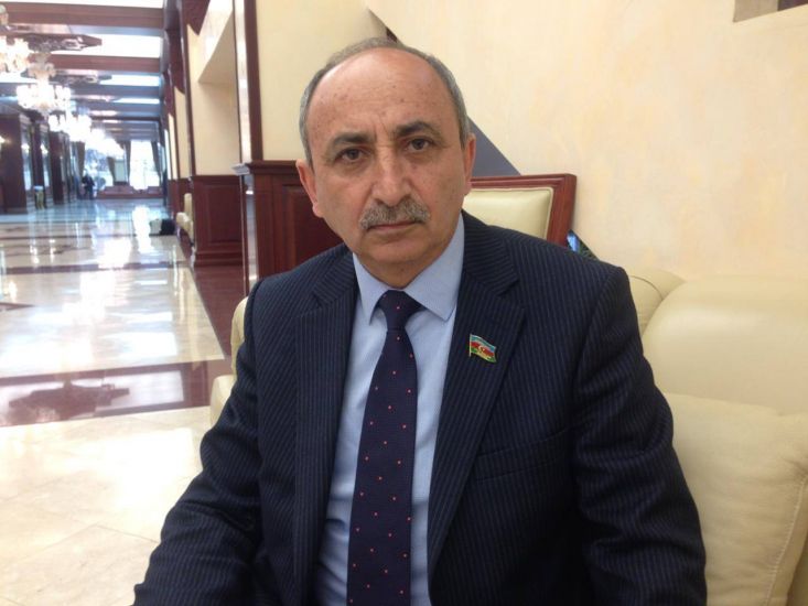 Deputat: ““Niyə Şuşada ədəbiyyatçılara heykəl qoyulub, başqalarına yox?” müzakirəsi açmağın özü yolverilməzdir”