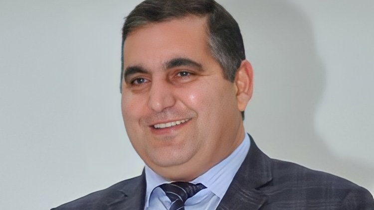Sən demə, hamı pulluymuş, acından ölən bircə o deputatmış…