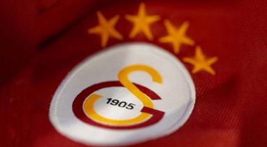 "Qalatasaray" "Beşiktaş"da oynamış ulduz futbolçunu transfer edir