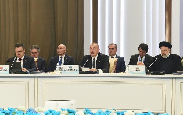 Əliyev Rəisinin yanında bu faktı xatırlatdı