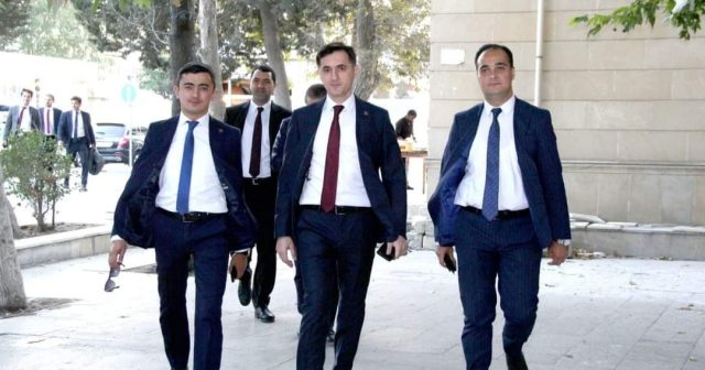 Tural Abbaslının müavini təhqirə keçdi: “Tualet kağızı olmaqda davam edin”