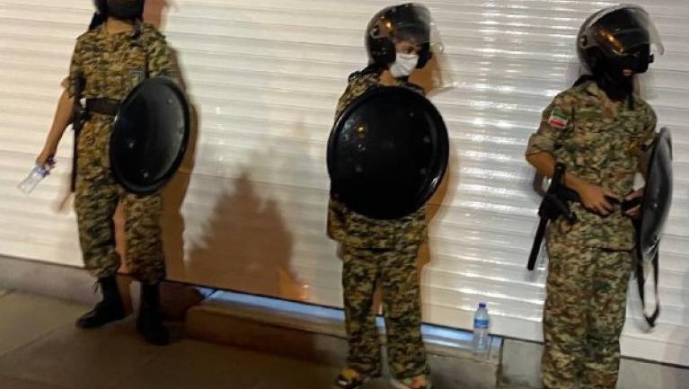 İran rejimi etirazları yatırmaq üçün indi də uşaqlardan sui-istifadə edir