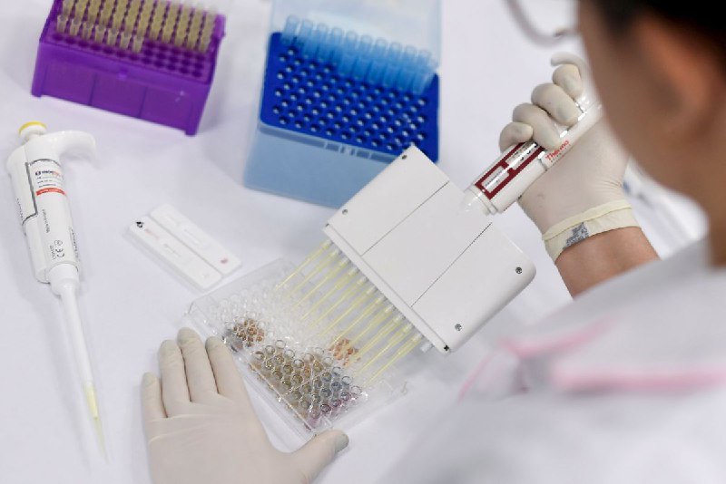 İngiltərəli həkimlərdən Həyəcan Siqnalı: Covid mRNA peyvəndləri ilə bağlı hökumət araşdırması aparılsın