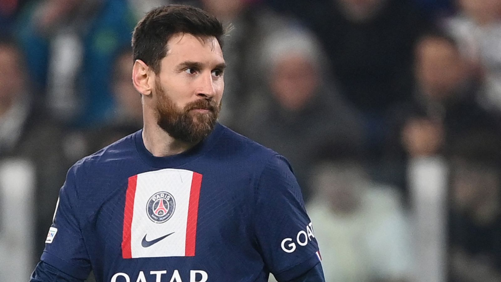 300 milyon avroluq təklif alan Messi qərarını verdi