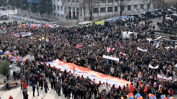 Qarabağ erməniləri Paşinyana qarşı: Mitinq olacaq
