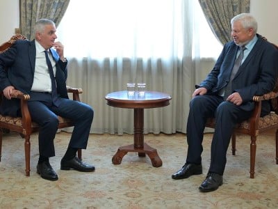 Ermənistanda Zəngəzur dəhlizinin dəmiryolu marşrutu müzakirə edilir