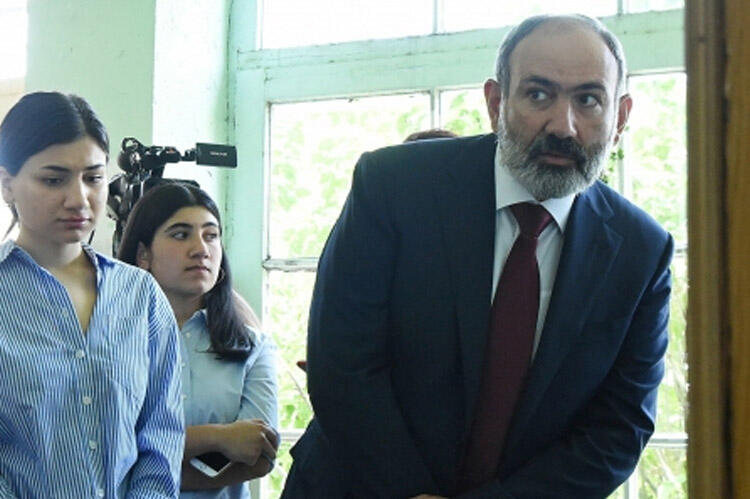 ABŞ “ağır artilleriya” göndərdi: Rusiyanı İrəvandan çıxarır