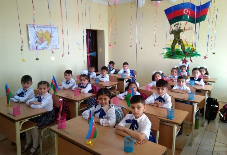 Müstəqillik Günü ilə əlaqədar dərs günləri belə olacaq - Nazirlikdən AÇIQLAMA