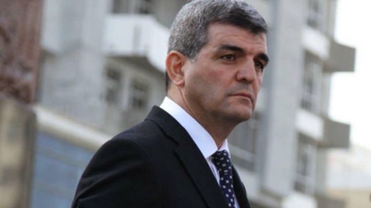 Evinin qarşısında güllələnən Fazil Mustafa əməliyyata alındı - Eksklüziv