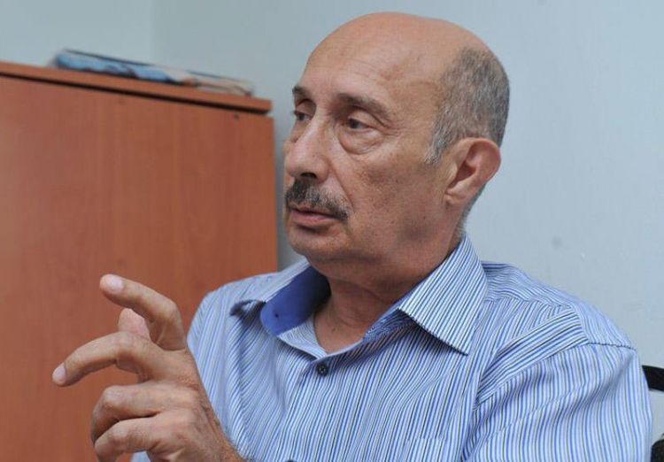 Zərdüşt Əlizadədən iranpərəst mövqe: ""Hüseyniyyun" bayraqlarının konsulluğun qabağına qoyulması təxribat deyil..."