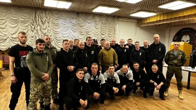 "Vaqner"in başçısı Priqojin həbsxanalardan topladığı məhbus döyüşçülərini evə yola saldı