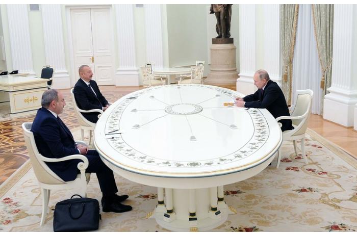 Putin Azərbaycan və Ermənistan liderlərini üçtərəfli sammitə dəvət etdi